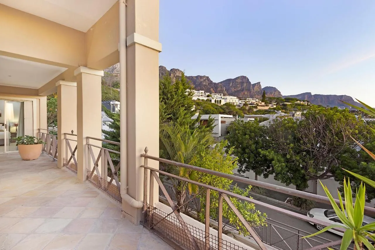 Beachside Villa - Camps Bay Cape Town